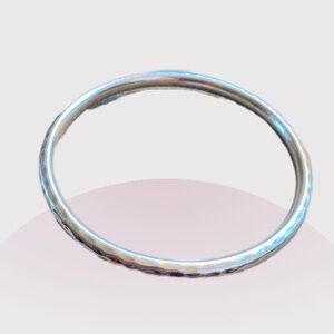 Silpada Hammered Sterling Bangle Bracelet
B1482